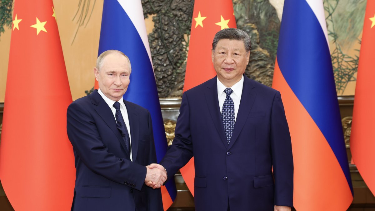 Chinese President Xi Jinping holds talks with Russian President Vladimir Putin at the Great Hall of the People, Beijing, China, Sept. 2, 2025. (EPA Photo)