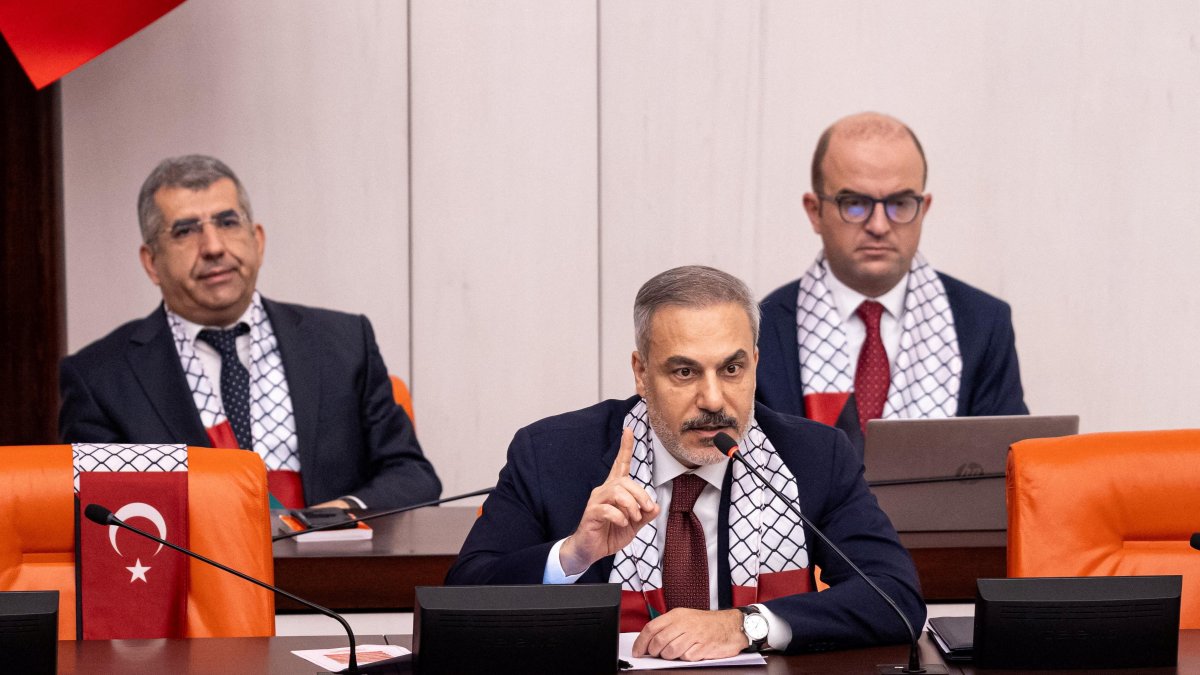 FM Fidan discusses Palestine with Qatari, Omani, Saudi counterparts