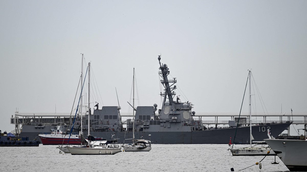 The U.S. Navy warship USS Sampson (DDG 102) docks at the Amador International Cruise Terminal in Panama City, Sept. 2, 2025. (AFP Photo)