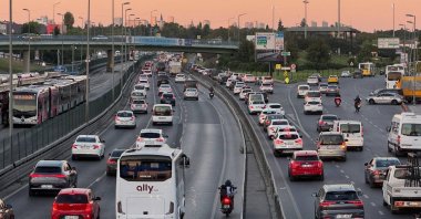 Vehicles are seen in traffic in Istanbul, Türkiye, Aug. 21, 2025. (AA Photo)