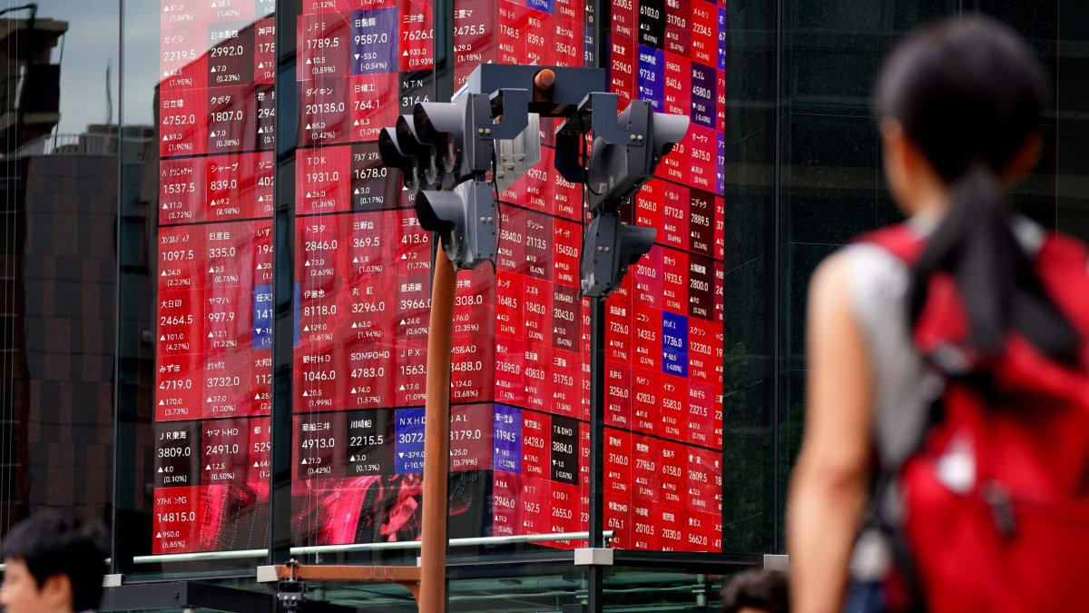 An electronic quotation board displays the Nikkei 225 stock prices on the Tokyo Stock Exchange in Tokyo, Japan, Aug. 12, 2025. (AFP Photo)