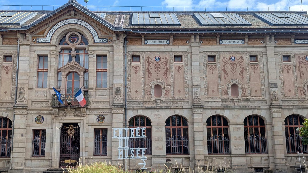 The facade of the Adrien Dubouche National Museum after it was burgled overnight in Limoges, central France, Sept. 4, 2025. (AFP Photo)