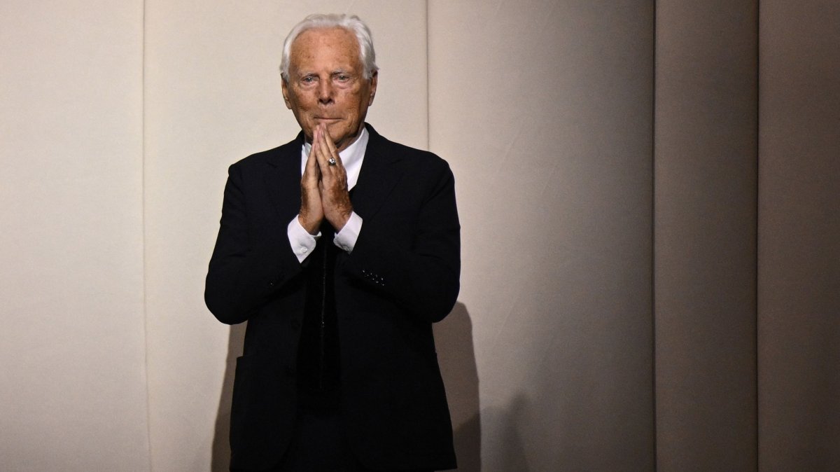 Italian fashion designer Giorgio Armani acknowledges the audience at the end of the Giorgio Armani Prive show as part of the Women&#039;s Haute-Couture Fall/Winter 2023/2024 Fashion Week in Paris, France, July 4, 2023. (AFP Photo)