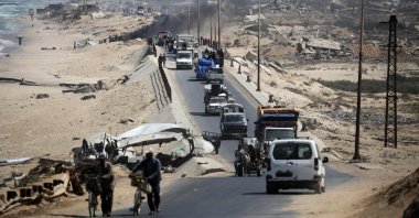 Displaced Palestinians flee Gaza City toward the southern areas of the Gaza Strip, in Nuseirat, Aug. 28, 2025. (AFP Photo)