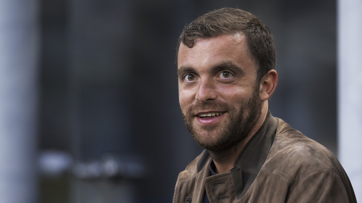 Italian sports journalist, Fabrizio Romano, attends the Serie A football match between Internazionale and Lazio at Stadio Giuseppe Meazza, Milan, Italy, May 18, 2025. (Getty Images Photo)