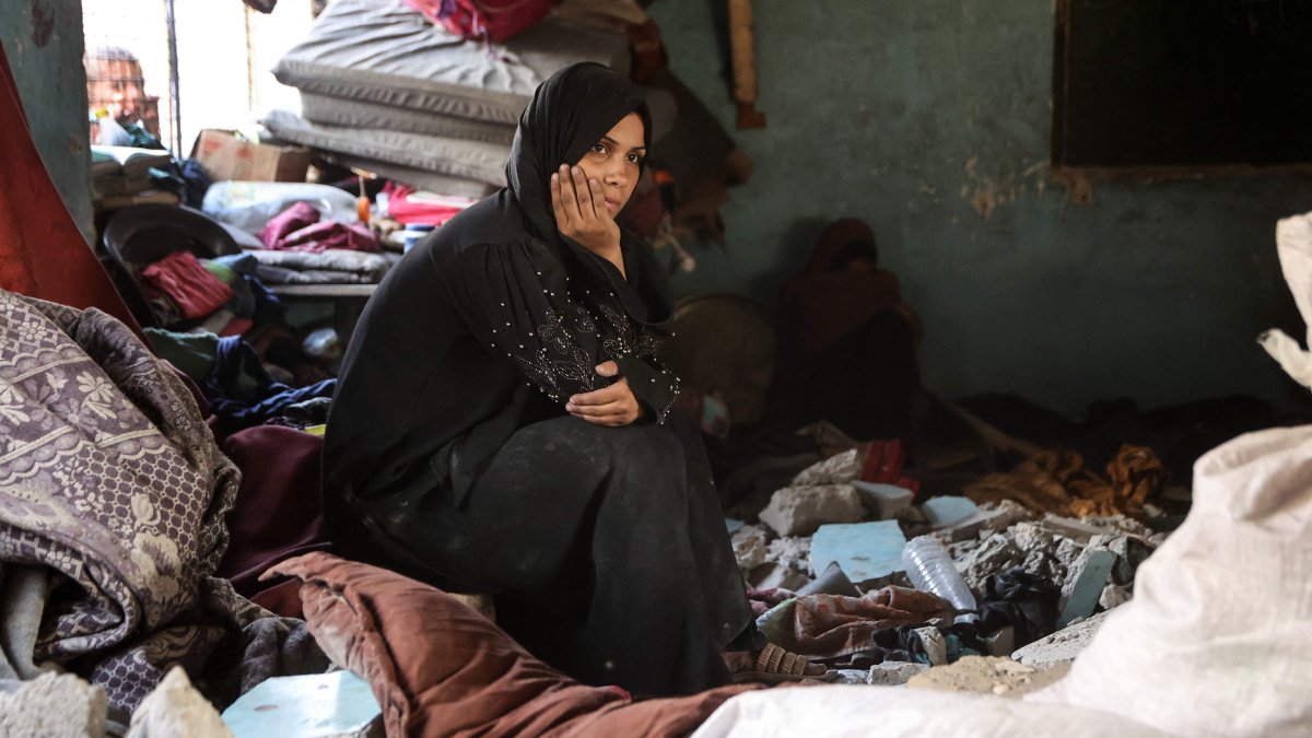 Israel keeps pounding Gaza, demands Hamas surrender for truce