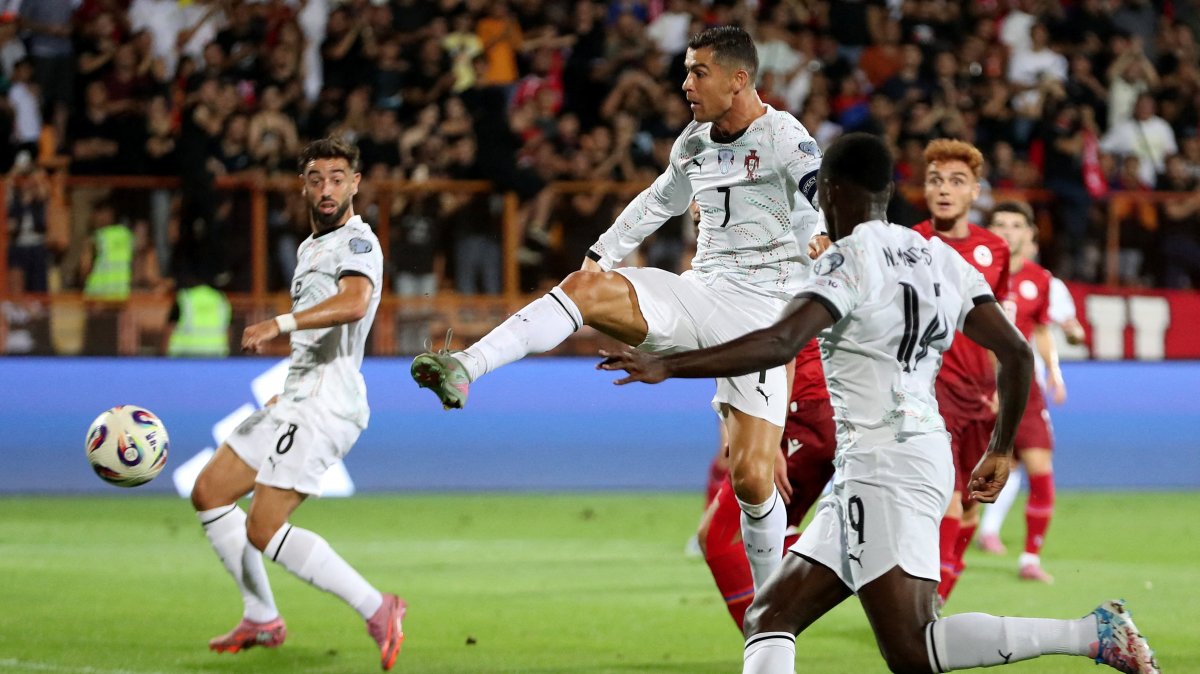 Ronaldo leads poignant Portugal in World Cup qualifiers win
