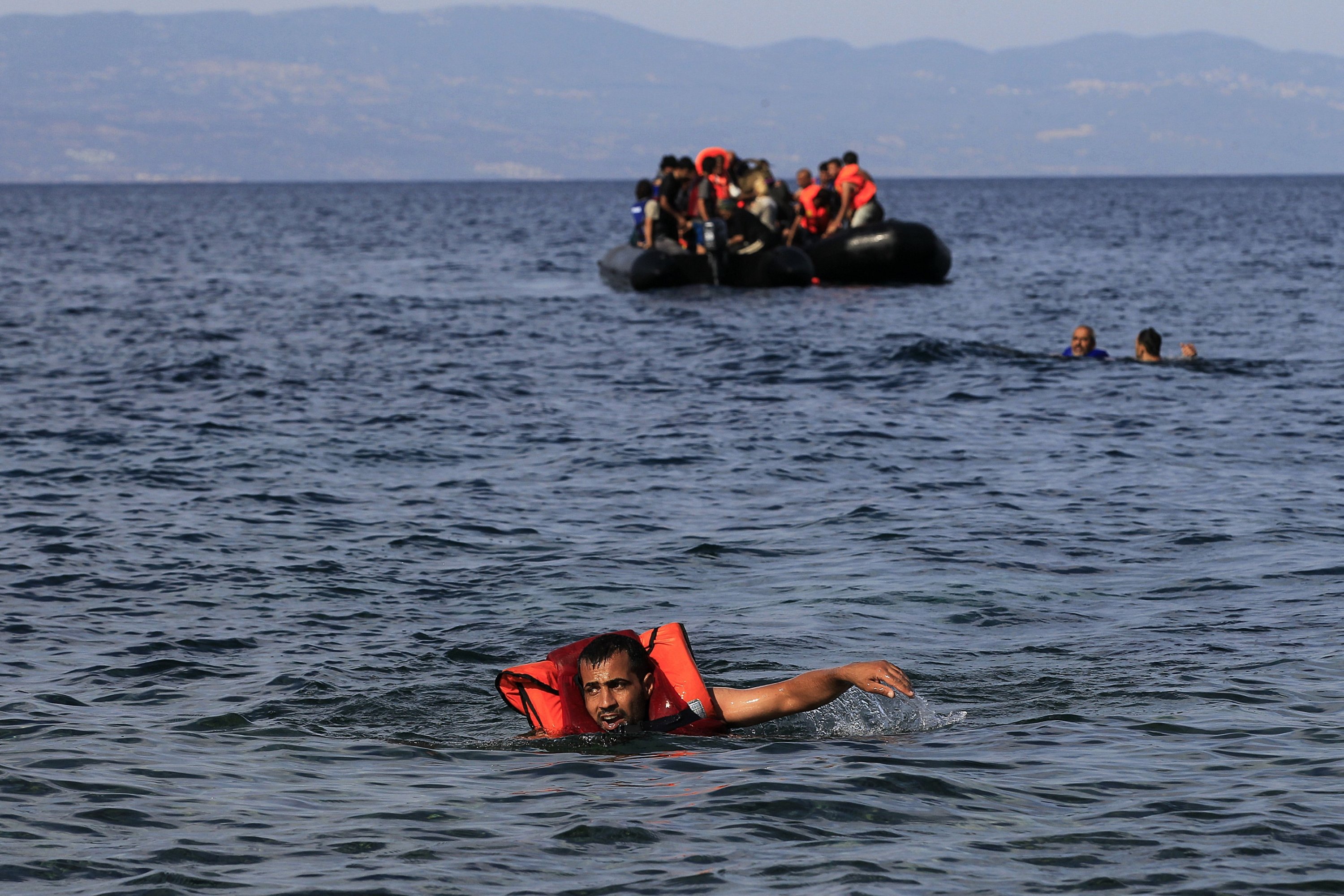 EU sees 23% drop in asylum applications in 1st half of 2025