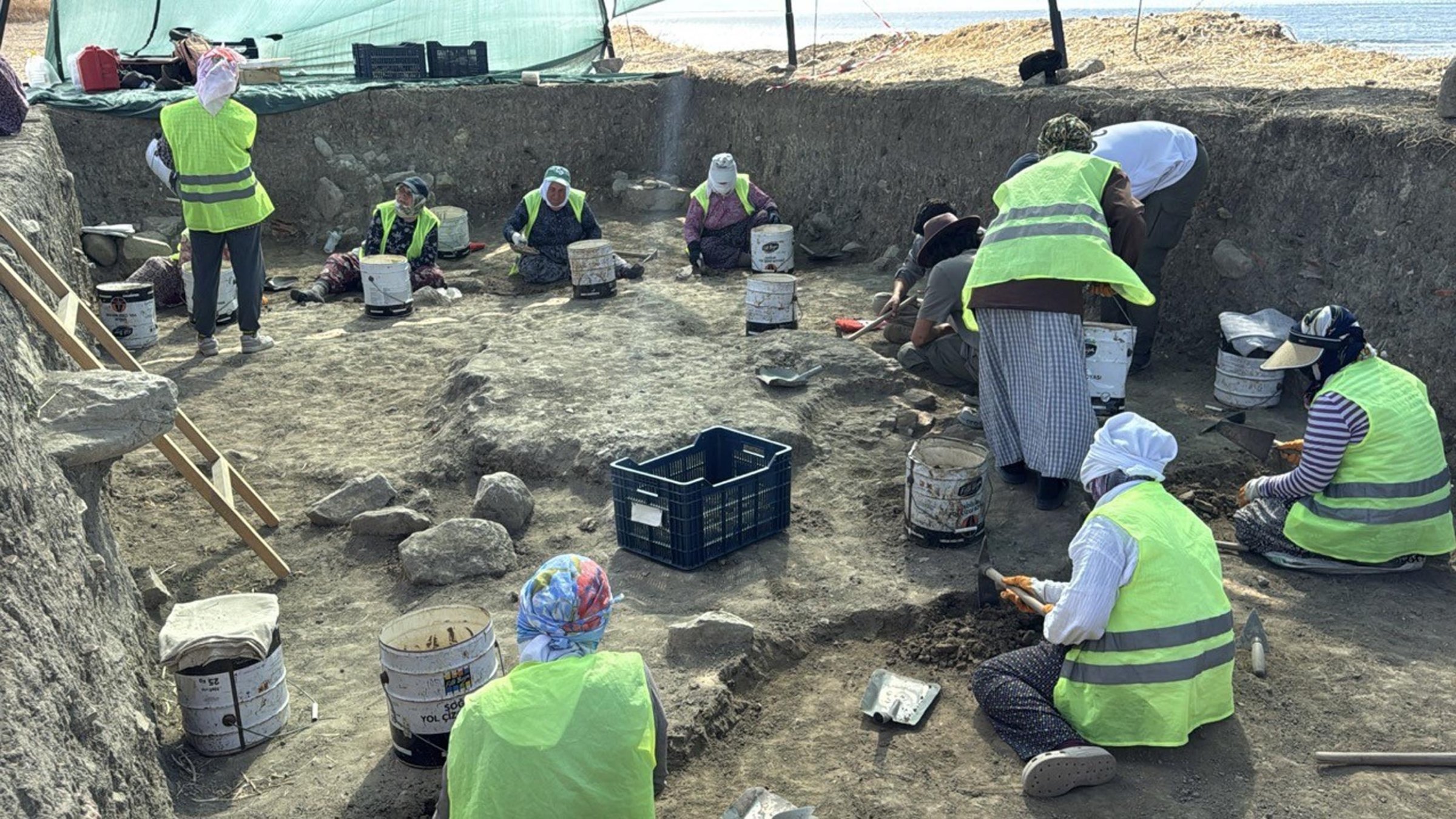 An archaeological team at work uncovering Thracian and Roman artifacts at Heraion Teikhos, Tekirdağ, Türkiye, Sept. 8, 2025. (DHA Photo)