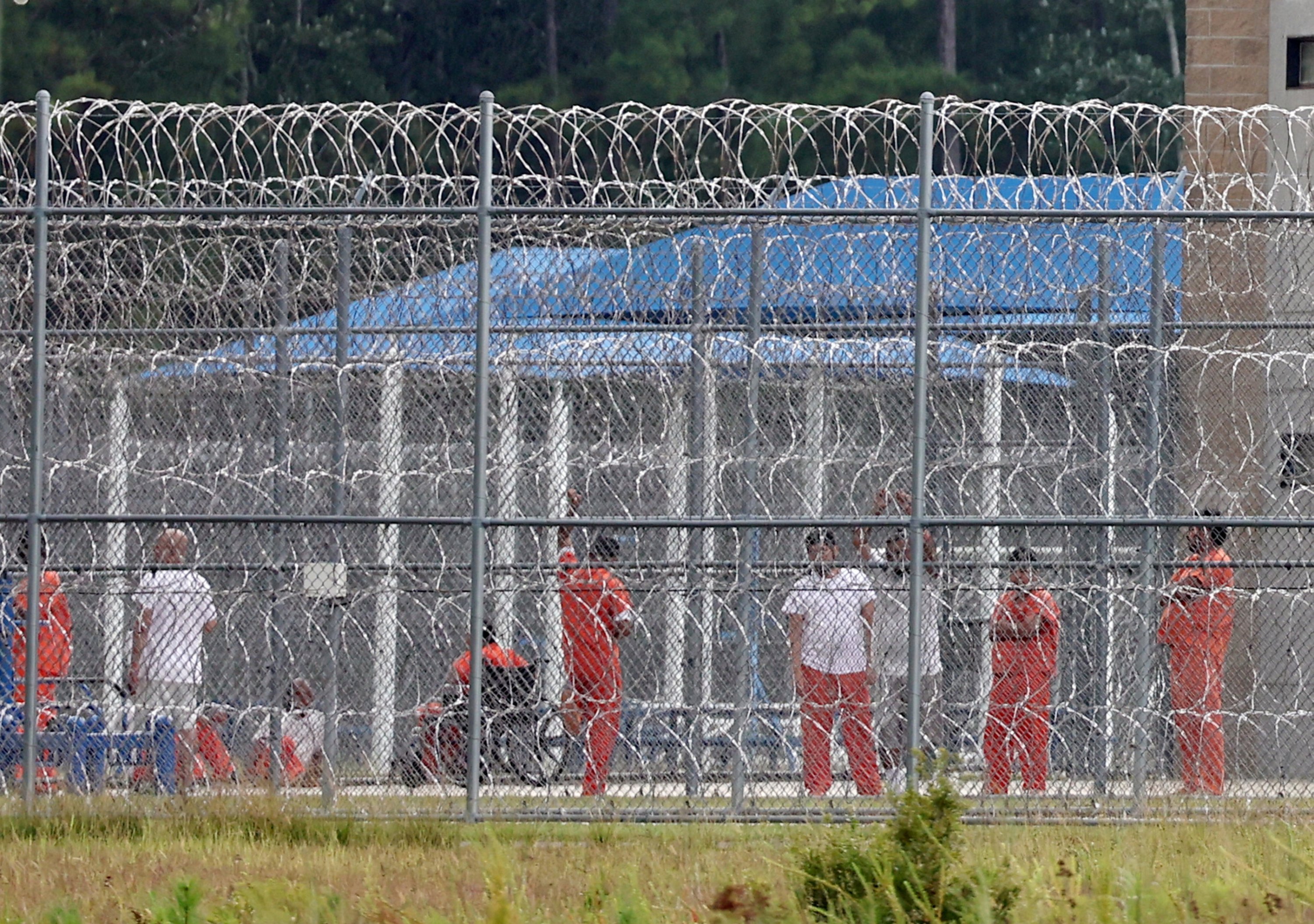 Južna Koreja protestira zaradi pridržanja svojih državljanov v ZDA