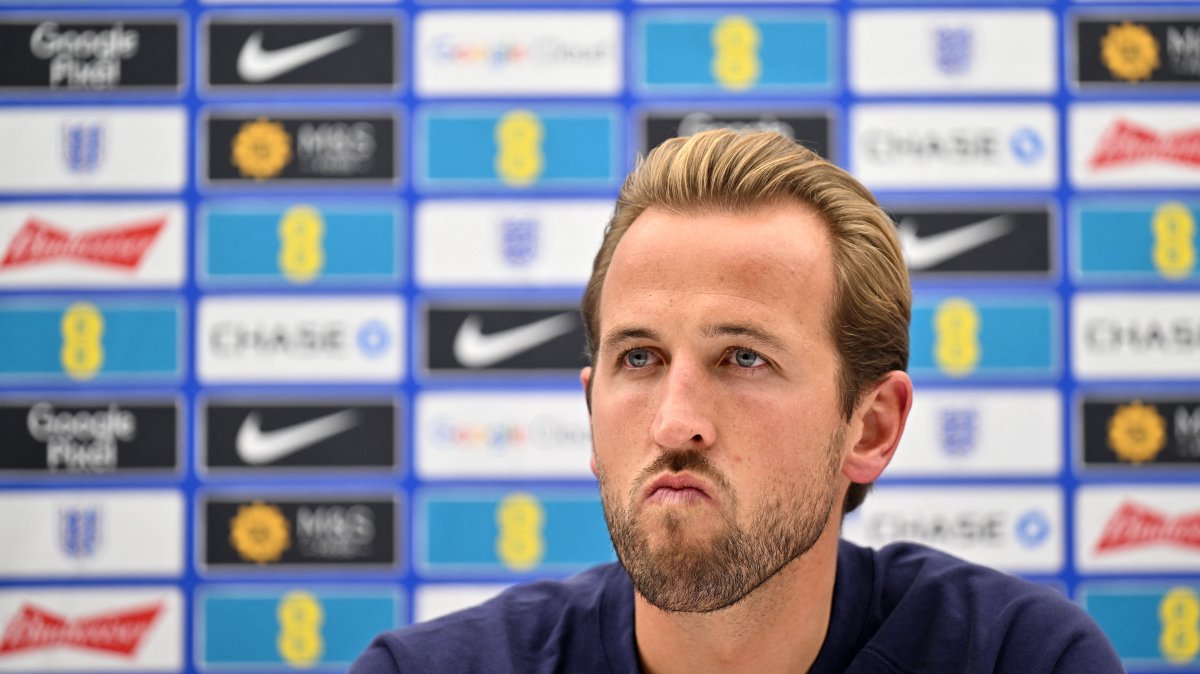 Kane, England ready to take on racism ahead of tense Serbia tie