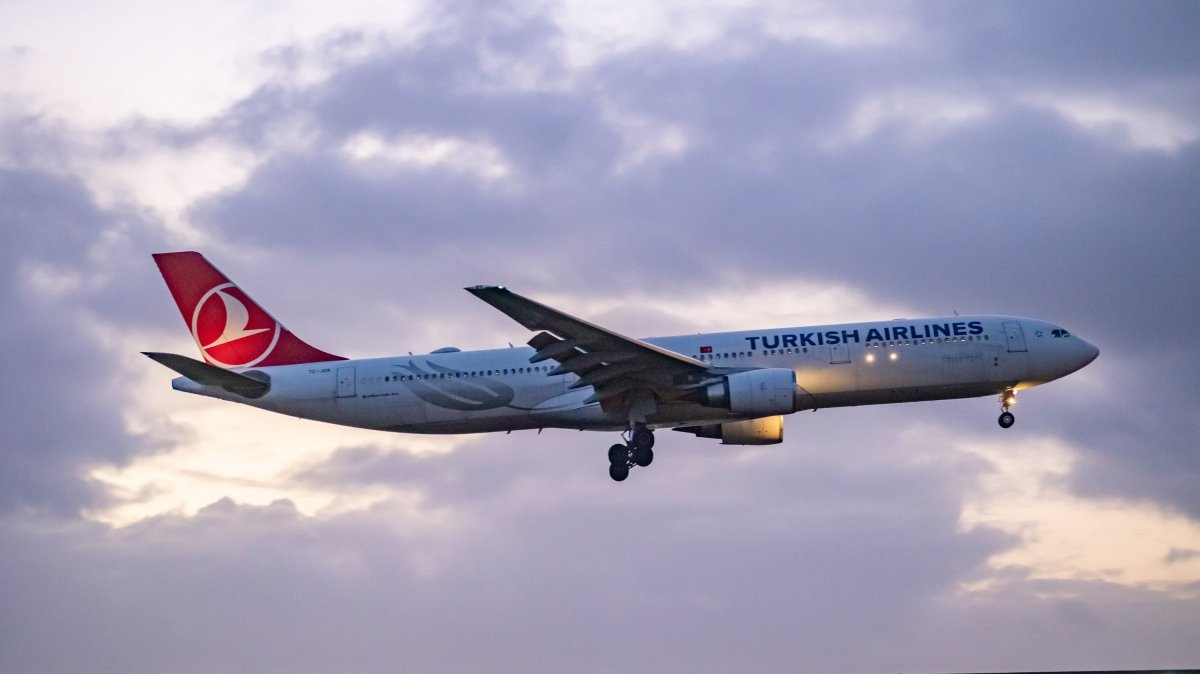 A Turkish Airlines Airbus A330 wide-body aircraft is seen landing at Amsterdam Schiphol Airport, the Netherlands, Jan. 5, 2022. (Reuters Photo)
