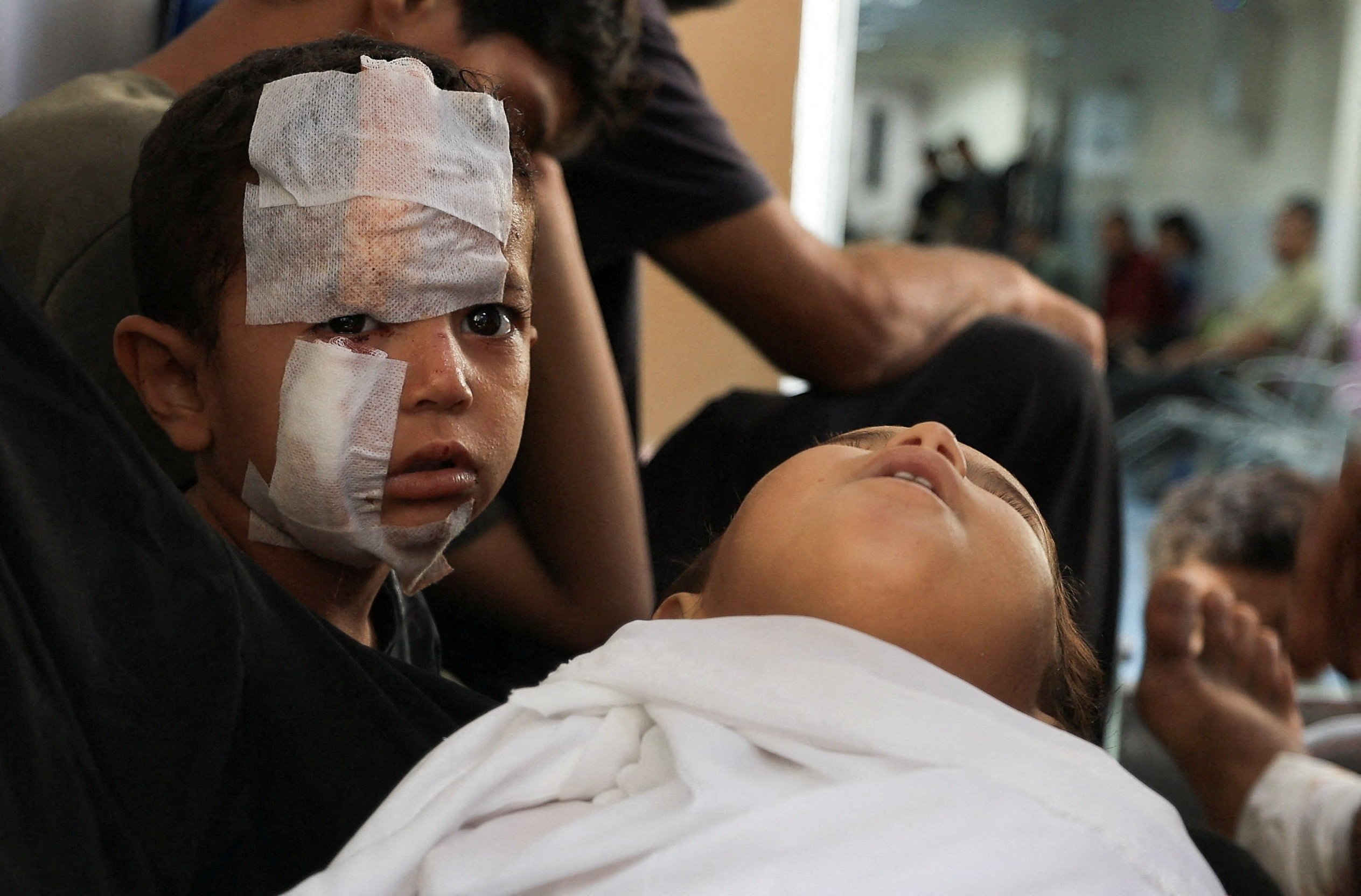 Princ Harry doniral 500.000 dolarjev za pomoč ranjenim otrokom v Gazi in Ukrajini