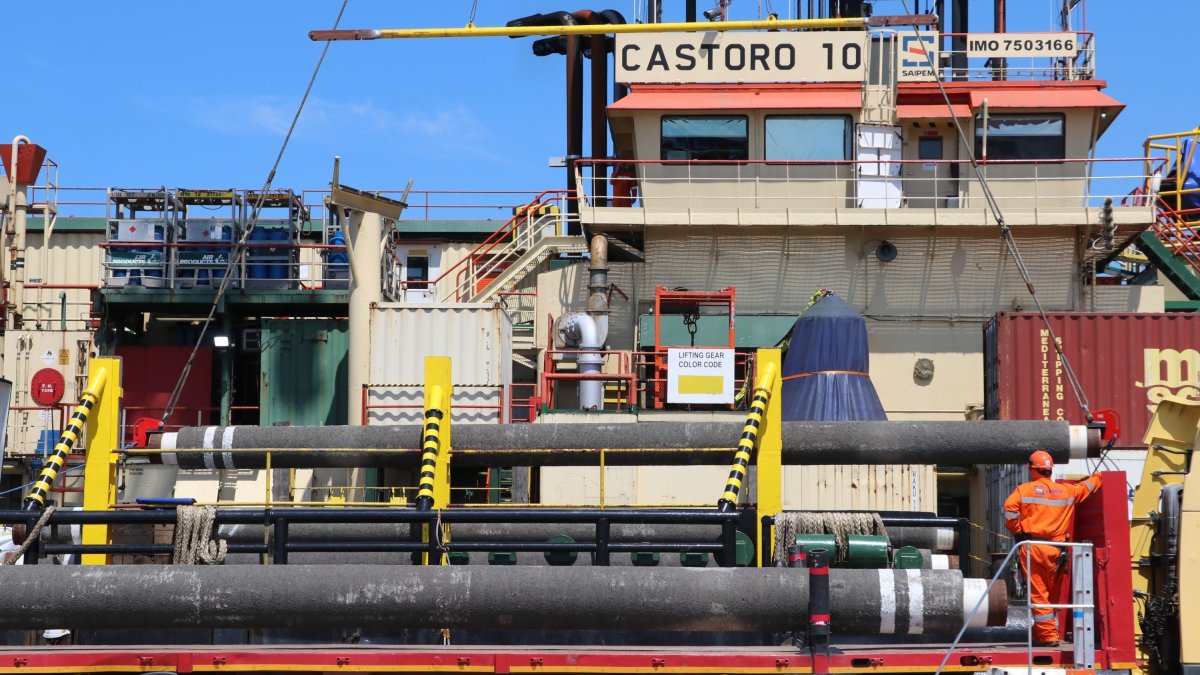 Saipem&#039;s pipelay vessel Castoro 10 is seen at a port in the northern Black Sea province of Zonguldak, Türkiye, June 11, 2022. (AA Photo)