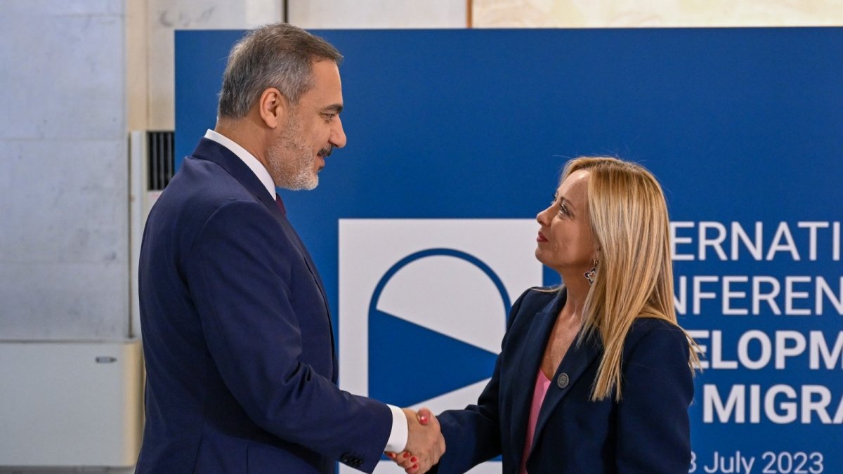 Außenminister Fidan besucht Italien, um strategische Partnerschaft zu ...