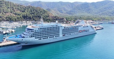 The &quot;Silver Muse&quot; is docked in the resort town of Marmaris, Muğla, western Türkiye, Sept. 9, 2025. (AA Photo)