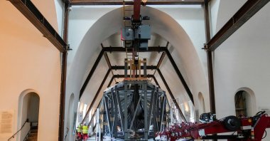 The Oseberg ship, currently housed in the Viking Ship Museum, is placed in a specially built steel frame, ahead of its relocation to the new Viking Age Museum, Oslo, Norway, Sept. 1, 2025. (Reuters Photo)