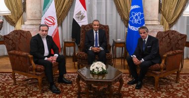 Egypt&#039;s Foreign Minister Badr Abdelatty (C) meets with his Iranian counterpart Abbas Araqchi (L) and Director General of the International Atomic Energy Agency (IAEA) Rafael Grossi in Cairo, Egypt, Sept. 9, 2025. (AFP Photo)