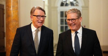 British Prime Minister Keir Starmer (L) talks with ambassador to the U.S. Peter Mandelson, in Washington, D.C., Feb. 26, 2025. (Retuers Photo)