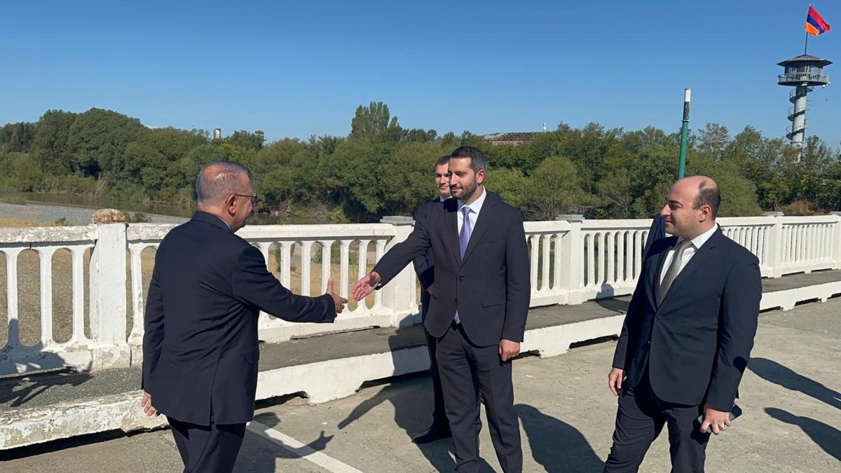 Ambassador Serdar Kılıç is seen (L) with Armenia&#039;s Special Envoy Ruben Rubinyan at the border, Iğdır, Türkiye, Sept.11, 2025 (DHA Photo)