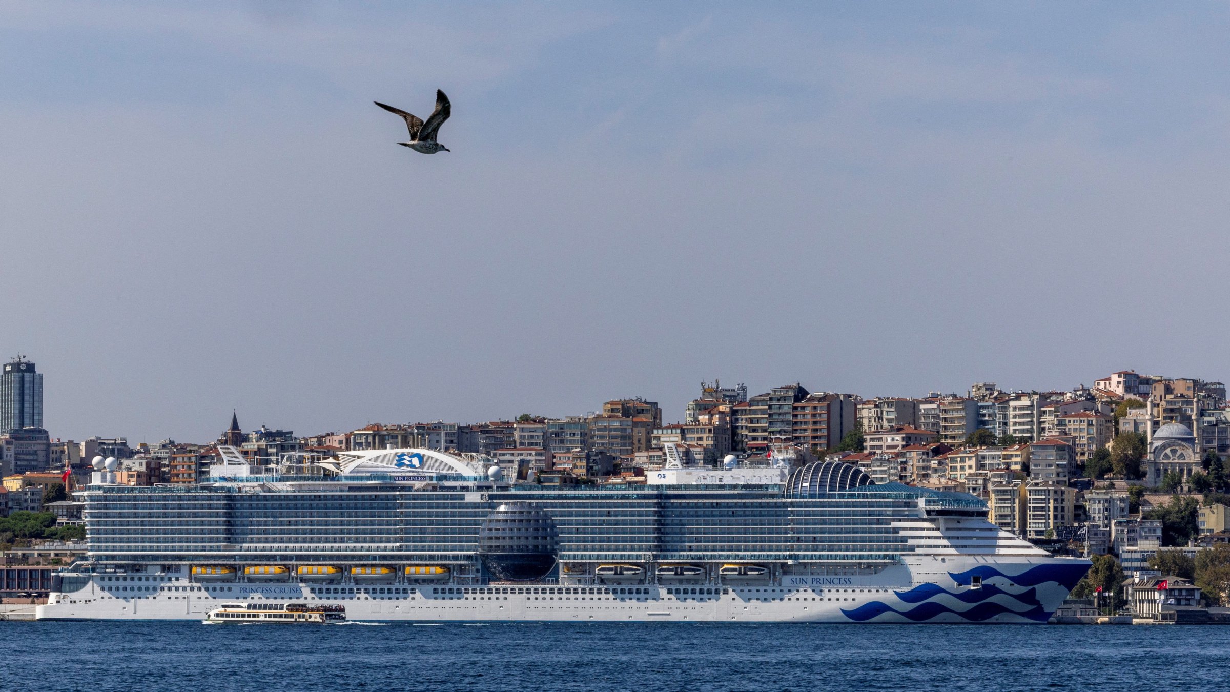 The Bermuda-flagged cruise ship &quot;Sun Princess&quot; is docked at Galataport, Istanbul, Türkiye, Sept. 11, 2025. (Reuters Photo)