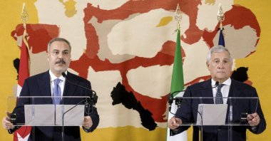 Foreign Minister Hakan Fidan (L) and Italian Foreign Minister Antonio Tajani during a meeting, Rome, Italy, Sept. 11, 2025. (AP Photo)
