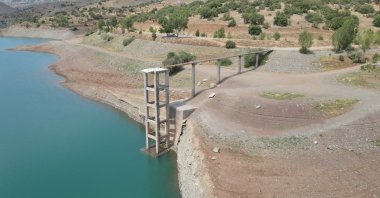 Water levels at Göyne Reservoir have fallen below 10% due to drought and overuse, affecting 17 farming villages in Erzincan, eastern Türkiye, Sept. 4, 2025. (IHA Photo)