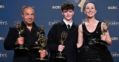 (L-R) British actors Stephen Graha, Owen Cooper and Erin Doherty pose in the press room during the 77th Primetime Emmy Awards at the Peacock Theater, LA Live, Los Angeles, U.S., Sept. 14, 2025. (AFP Photo)