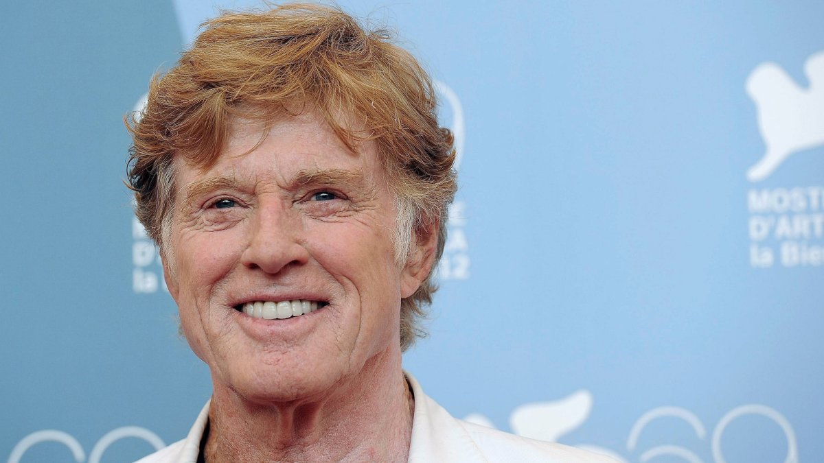 U.S. actor and film director Robert Redford poses at the photocall for &quot;The Company You Keep&quot; during the 69th Venice Film Festival in Venice, Italy, Sept. 6, 2012. (EPA Photo)