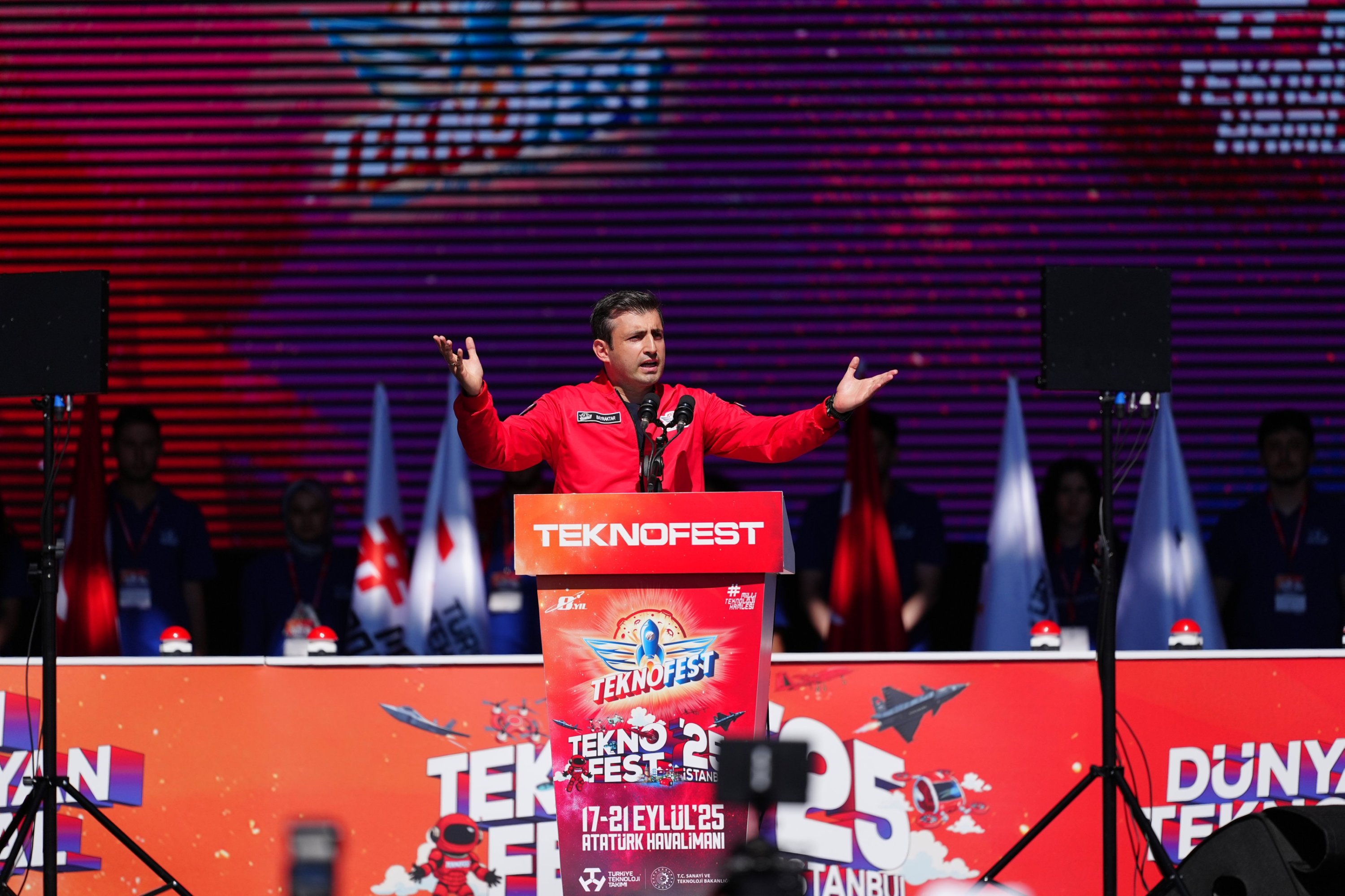 La silla de Teknofest Selçuk Bayraktar habla en la ceremonia de apertura del Festival Aeroespacial y de Tecnología Teknofest, Estambul, Türkiye, 17 de septiembre de 2025. (Foto de AA)