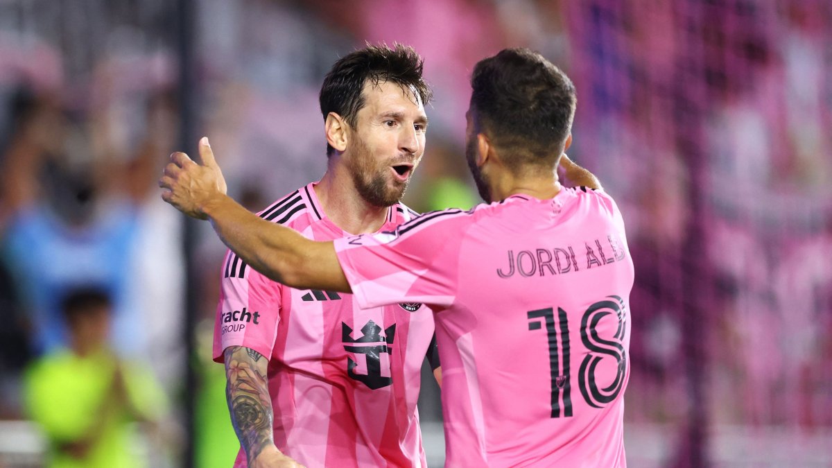 Inter Miami&#039;s Lionel Messi (L) celebrates after scoring the team&#039;s second goal with teammate Jordi Alba during the MLS match against Seattle Sounders at Chase Stadium, Fort Lauderdale, U.S., Sept. 16, 2025. (AFP Photo)