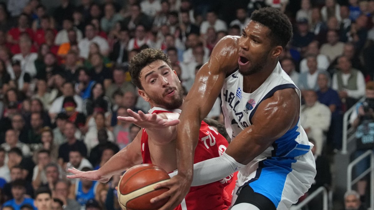 Giannis apologizes for Turkish flag outburst after EuroBasket drama
