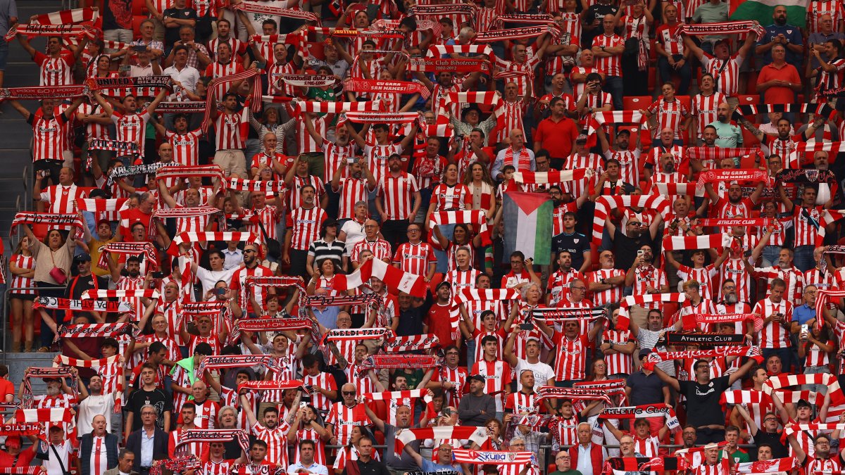 Athletic Bilbao fans inside the stadium before the UEFA Champions League league phase match against Arsenal at San Mames, Bilbao, Spain, Sept. 16, 2025. (Reuters Photo)
