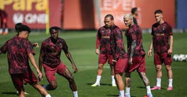 Galatasaray players train ahead of the UEFA Champions League league phase match against Eintracht Frankfurt at the Metin Oktay Facilities, Istanbul, Türkiye, Sept. 17, 2025. (AA Photo)