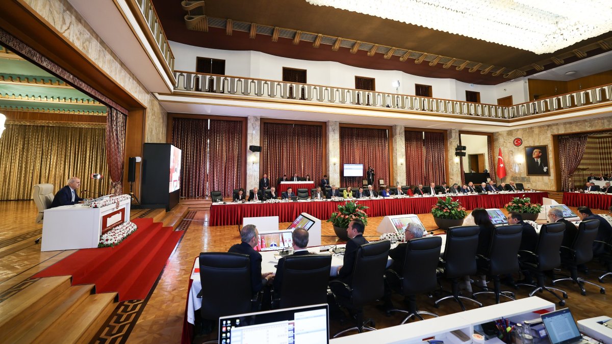Parliament Speaker Numan Kurtulmuş (L) chairs a meeting of the National Solidarity, Brotherhood and Democracy Committee with civil society representatives, Ankara, Türkiye, Sept. 18, 2025. (AA Photo)