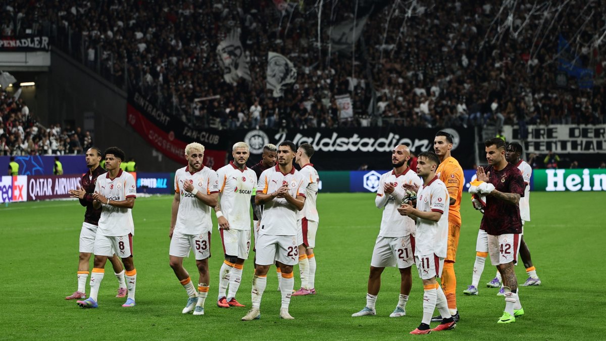 Galatasaray players react after the UEFA Champions League league phase match against Eintracht Frankfurt, Frankfurt, Germany, Sept. 18, 2025. (EPA Photo)
