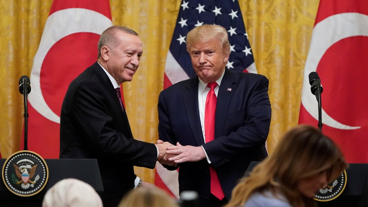 U.S. President Donald Trump and President Tayyip Erdoğan shake hands at the end of a joint news conference at the White House in Washington, U.S., Nov.13, 2019. (Reuters File Photo)