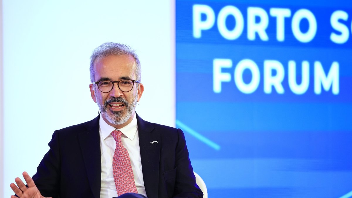  Portuguese Minister of State and Foreign Affairs, Paulo Rangel, delivers a speech during the Porto Social Forum at Pavilhao Rosa Mota in Porto, Portugal, Sept. 19, 2025. (EPA Photo)