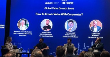 Panelists debate during the Global Value Growth, Istanbul, Türkiye, Sept. 17, 2025. (Photo by Timur Sırt)