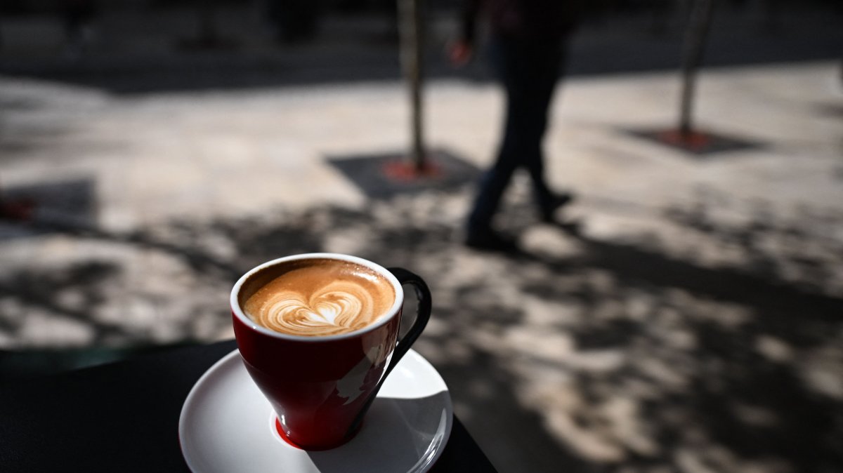 A macchiato coffee at a terrace table of a coffee shop, Pristina, Kosovo, Sept. 12, 2025. (AFP Photo)