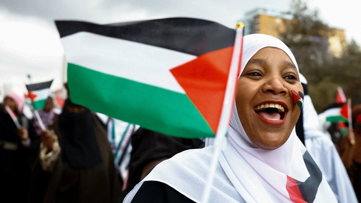 A woman participates in a "Free Palestine" protest in support of Palestinians, in Nairobi, Kenya, September 21, 2025. REUTERS/Thomas Mukoya