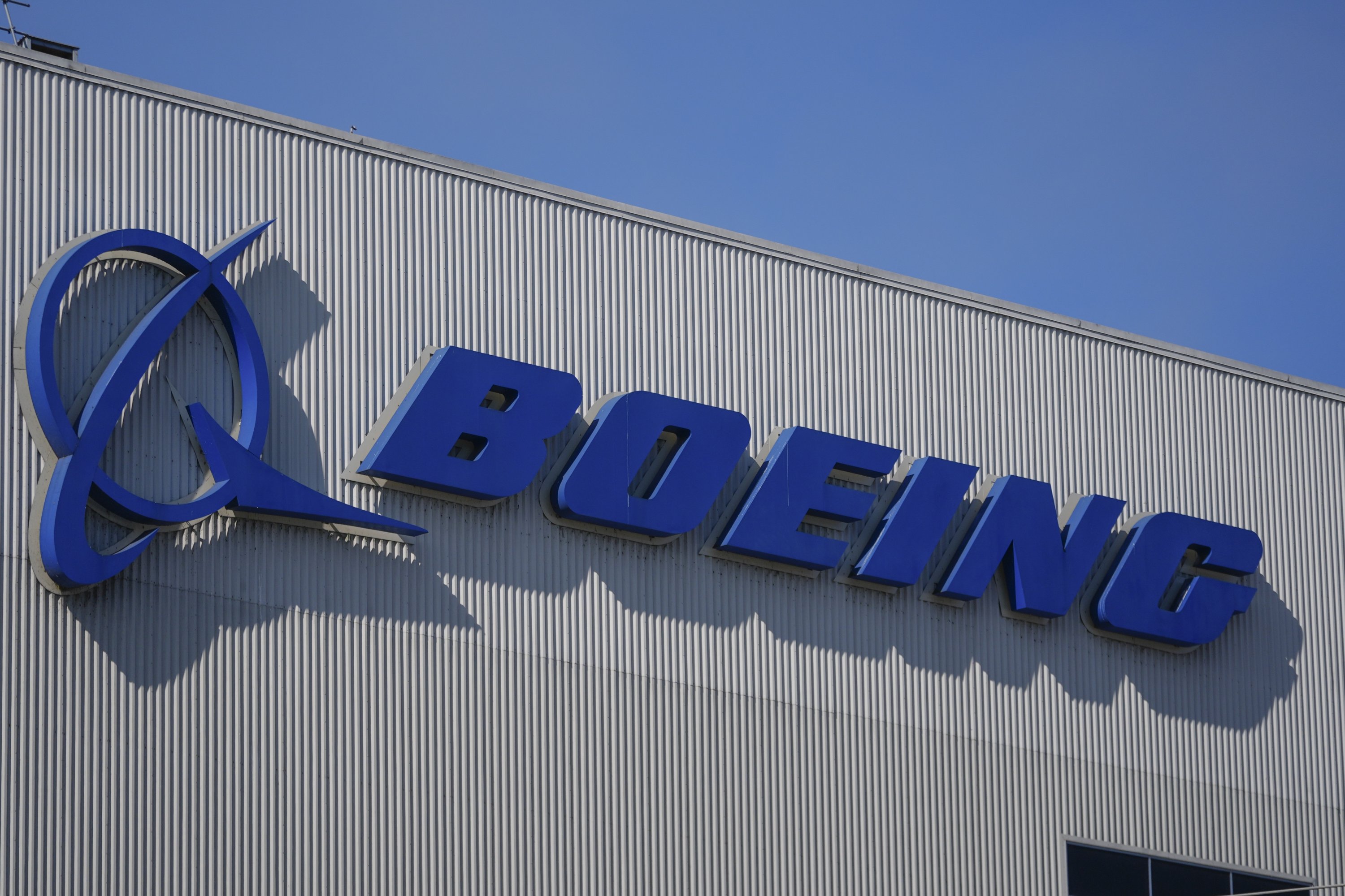 Uzbekistan in Boeing podpisala "veličasten" dogovor za 8 milijard dolarjev