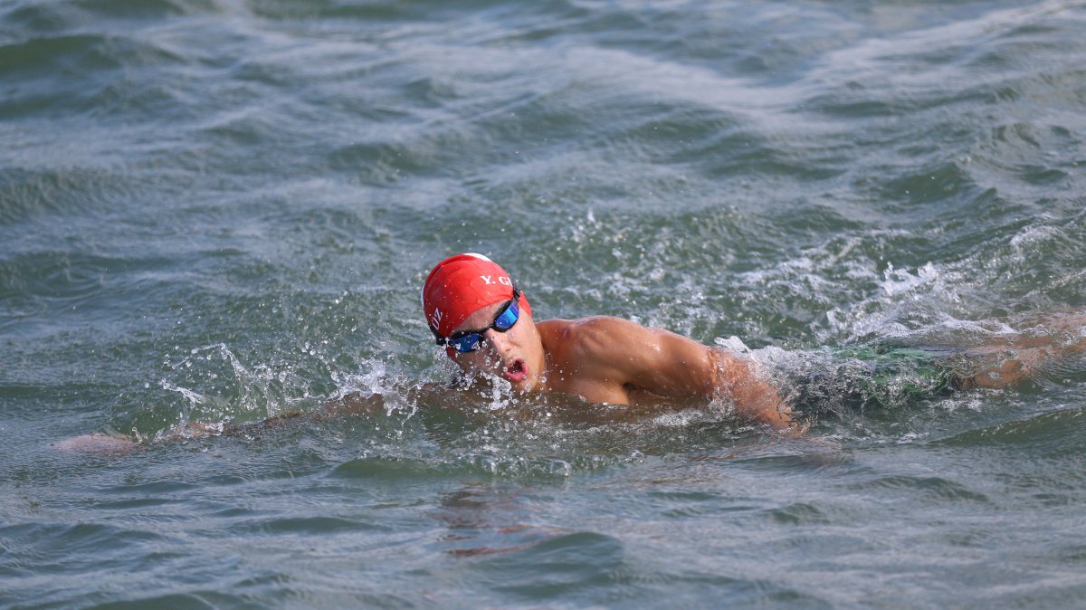 Turkish para-swimmer Yusuf Efe Gündüz showcases his skills during a training session, Ordu, Türkiye, Sept. 22, 2025. (AA Photo)