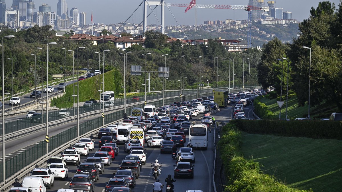 Morning traffic builds up on the 15 July Martyrs Bridge and surrounding areas, Istanbul, Türkiye, Sept. 10, 2025. (AA Photo)