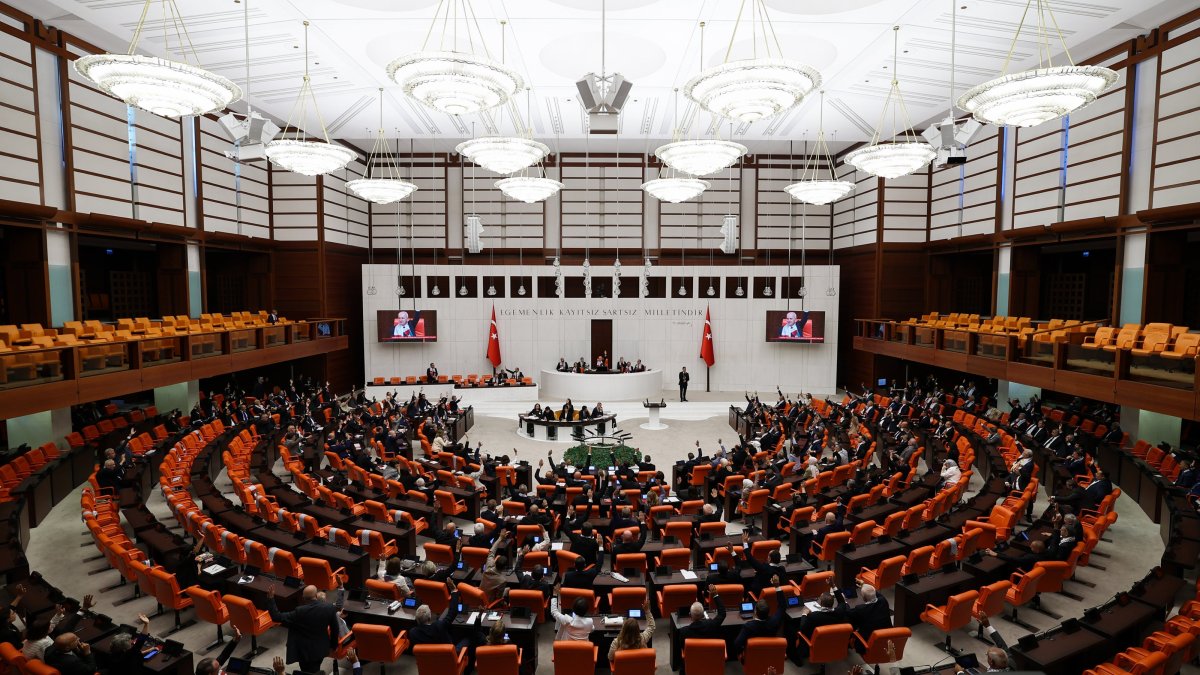 Lawmakers approve a motion condemning Israel’s expanded occupation in Gaza and its actions against the Palestinian people at Parliament, Ankara, Türkiye, Aug. 29, 2025. (AA Photo)