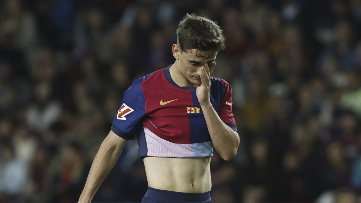 Barcelona&#039;s Gavi gestures during a La Liga match between Barcelona and Mallorca at the Lluis Companys Olympic stadium in Barcelona, Spain, April 22, 2025. (AP Photo)