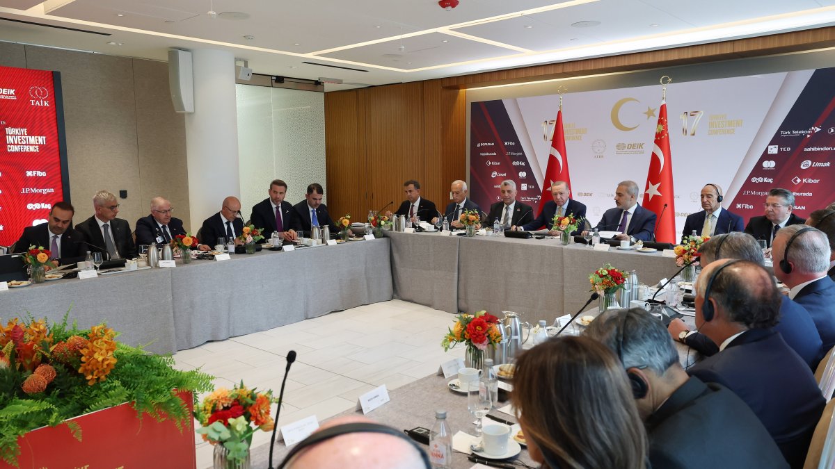 Energy and Natural Resources Minister Alparslan Bayraktar (5th-L) listens as President Recep Tayyip Erdoğan speaks at the Türkiye-U.S. Business Council investment conference, New York, U.S., Sept. 22, 2025. (AA Photo)