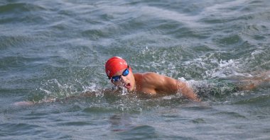 Turkish para-swimmer Yusuf Efe Gündüz showcases his skills during a training session, Ordu, Türkiye, Sept. 22, 2025. (AA Photo)