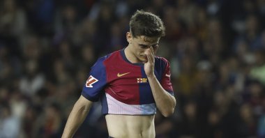 Barcelona&#039;s Gavi gestures during a La Liga match between Barcelona and Mallorca at the Lluis Companys Olympic stadium in Barcelona, Spain, April 22, 2025. (AP Photo)