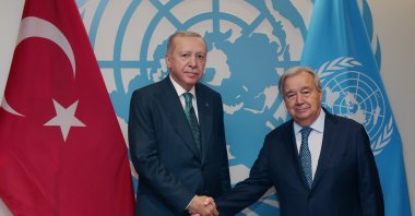 Recep Tayyip Erdoğan shakes hands with UN Secretary-General Antonio Guterres, New York, Sept. 23, 2025.